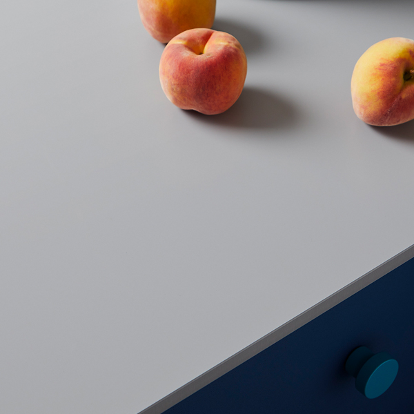 peaches on a kitchen worktop